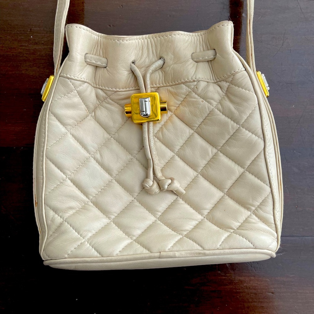 JUDITH LEIBER AUTHENTIC VINTAGE LEATHER CROSSBODY BAG